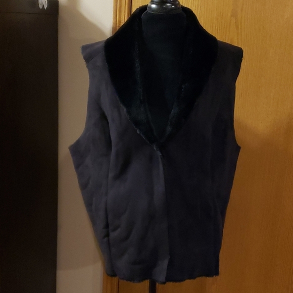 Ralph lauren black faux fur lined soft vest 🔥 - Picture 2 of 5